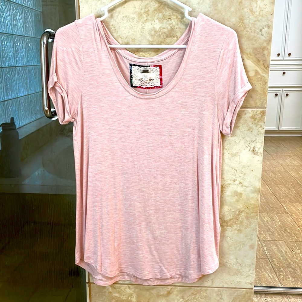 Flowy pink cap sleeve shirt